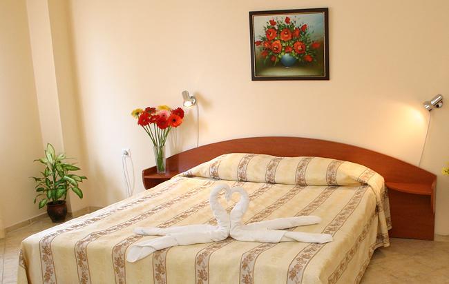 Hotel Focus Varna Bagian luar foto